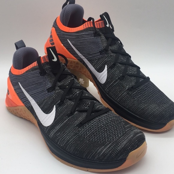 nike flyknit metcon 2